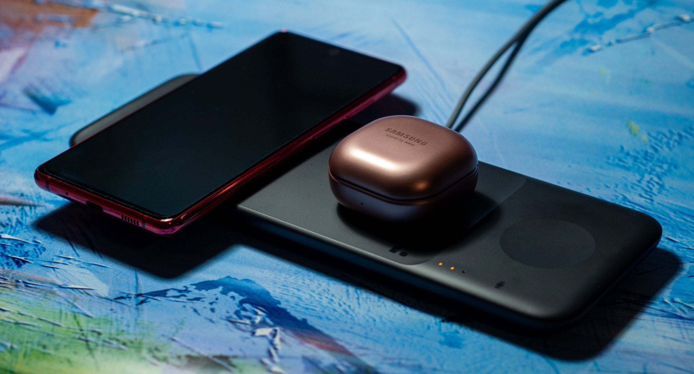 Samsung Wireless Charger Trio review: wireless and for three devices
