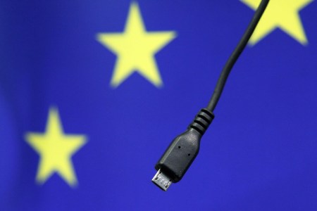 The European Union does not abandon attempts to standardize charging for mobile devices - and is preparing a new bill